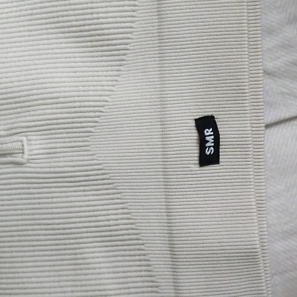 Cropped Ribbed Top - Picture 4 of 4